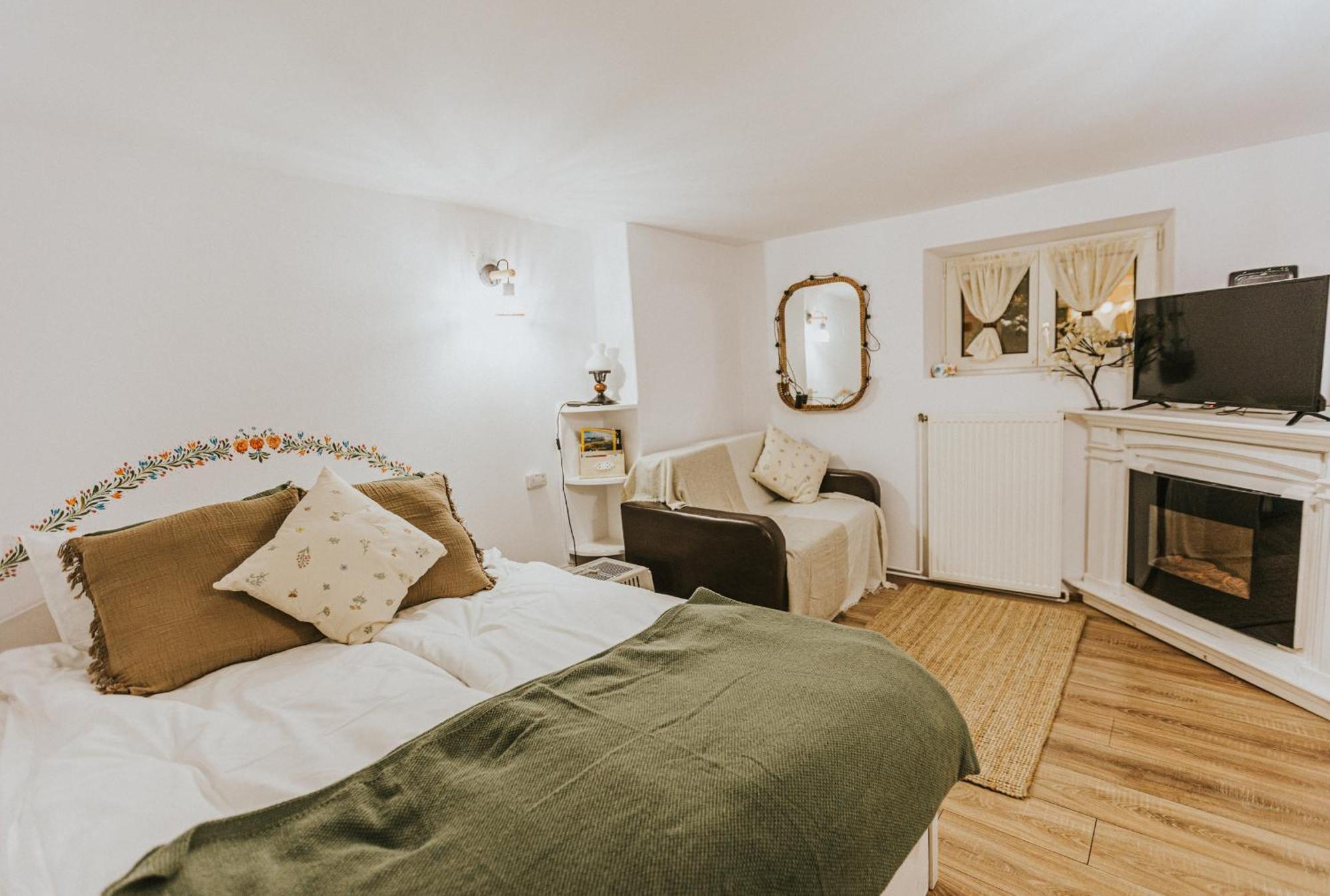 Republicii Rustic Apartament In Brasov City Center Екстериор снимка