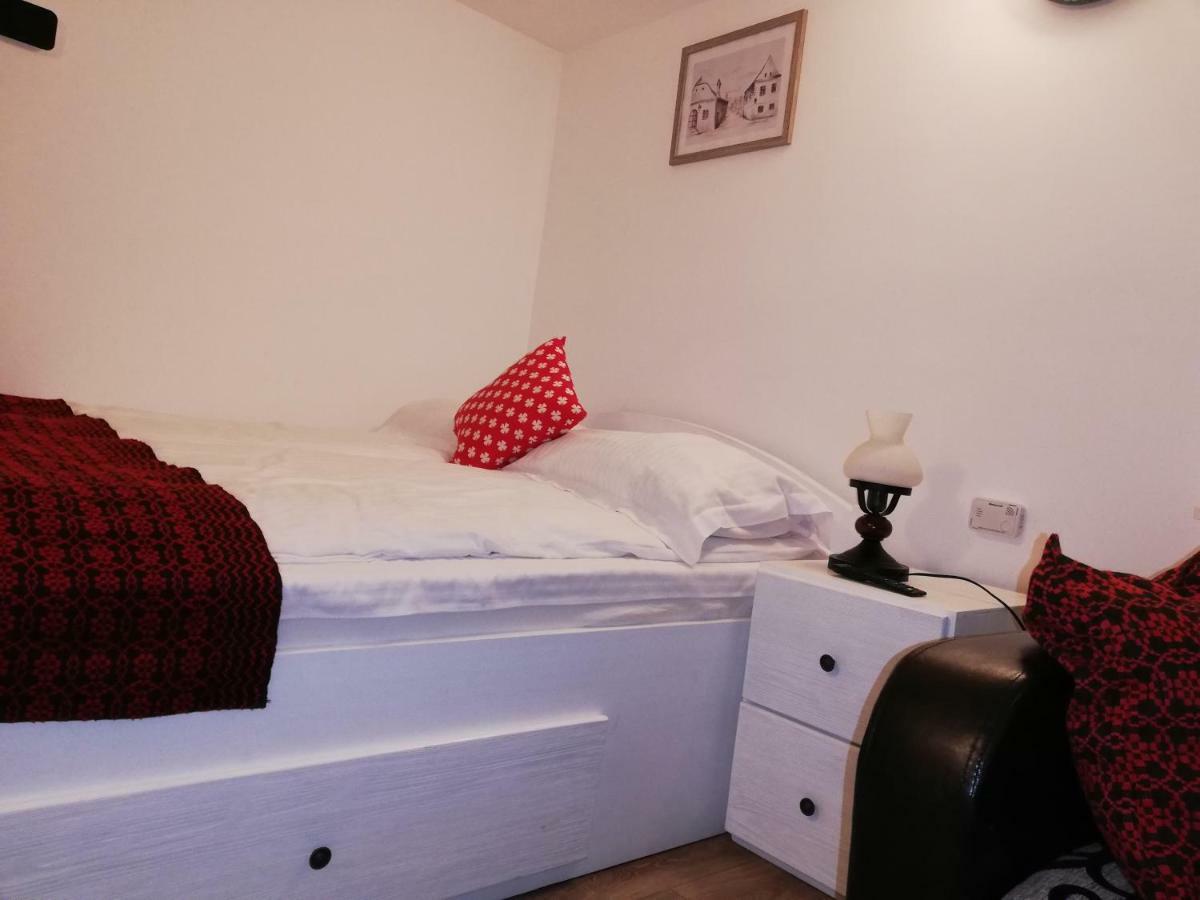 Republicii Rustic Apartament In Brasov City Center Екстериор снимка